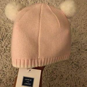 NWT POM POM BEANIE 18-24 MONTHS